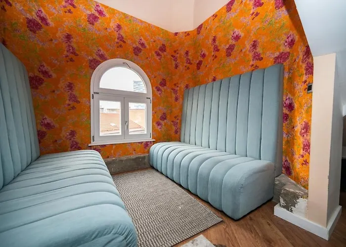 Walter In Downtown Saraievo